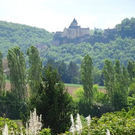 Charmante Maison A Au Coeur Des 5 Chateaux En Dordogne Holiday home Vezac (Dordogne)